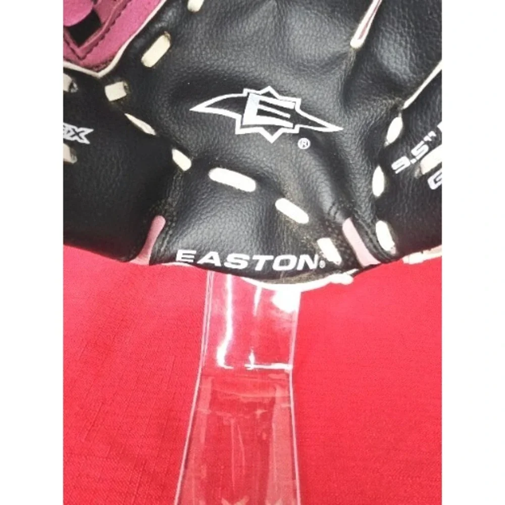 Easton 9.5 Inch Pattern Youth Child Baseball Glove EKP9500 Right Hand Pink Black